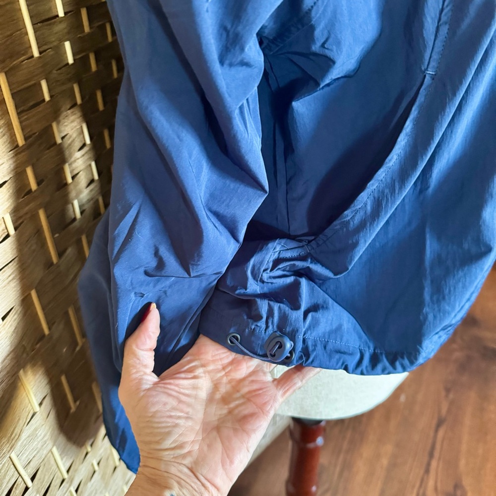 YOGALICIOUS navy blue Radiant Urban Runway windbreaker L - Picture 7 of 14
